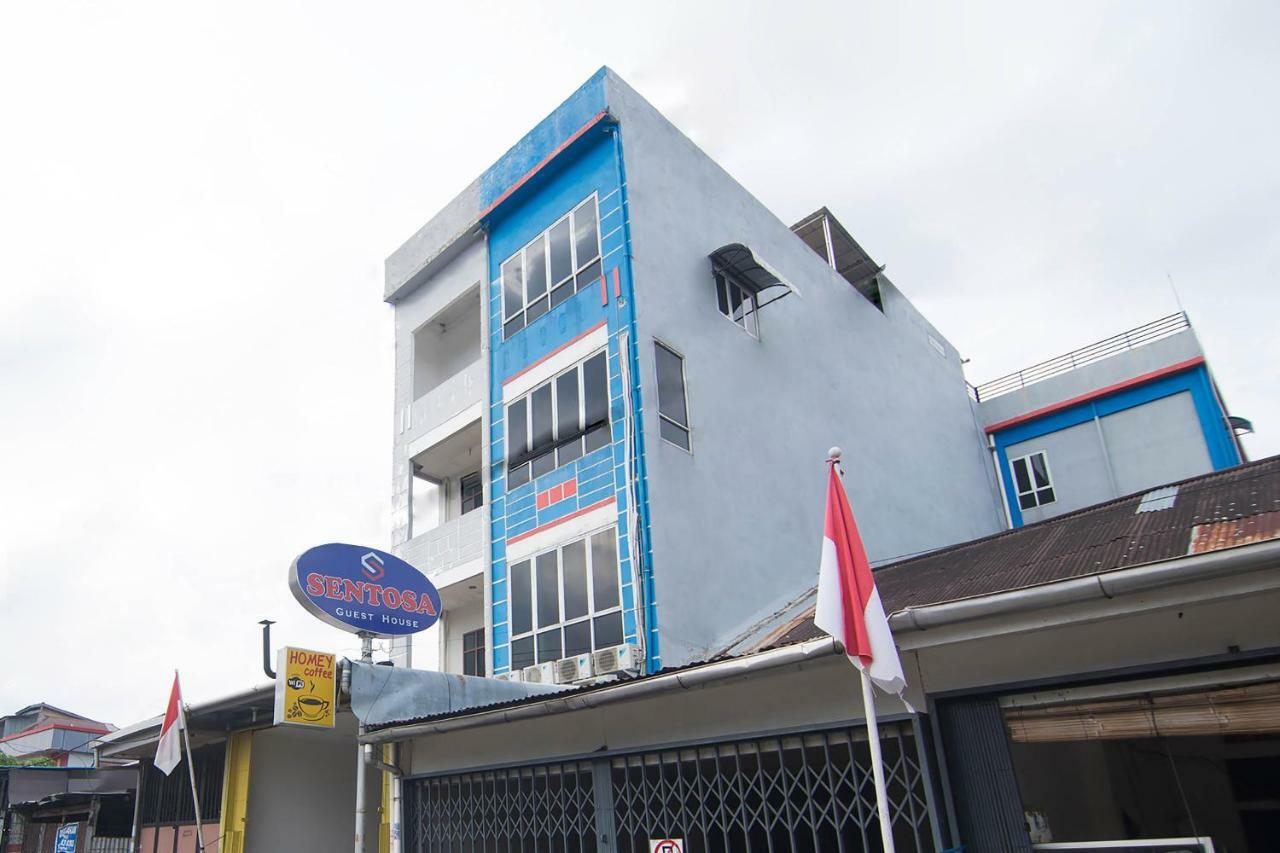 Sentosa Guest House Понтианак Экстерьер фото